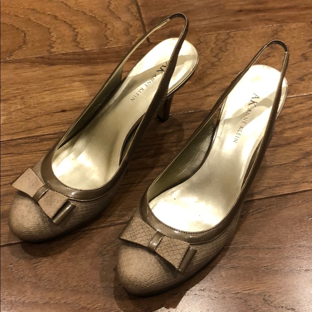 Anne Klein Pumps